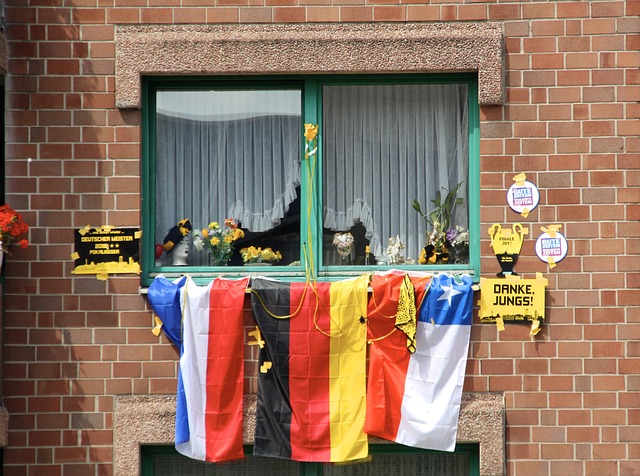 界备受瞩目 界备受瞩目